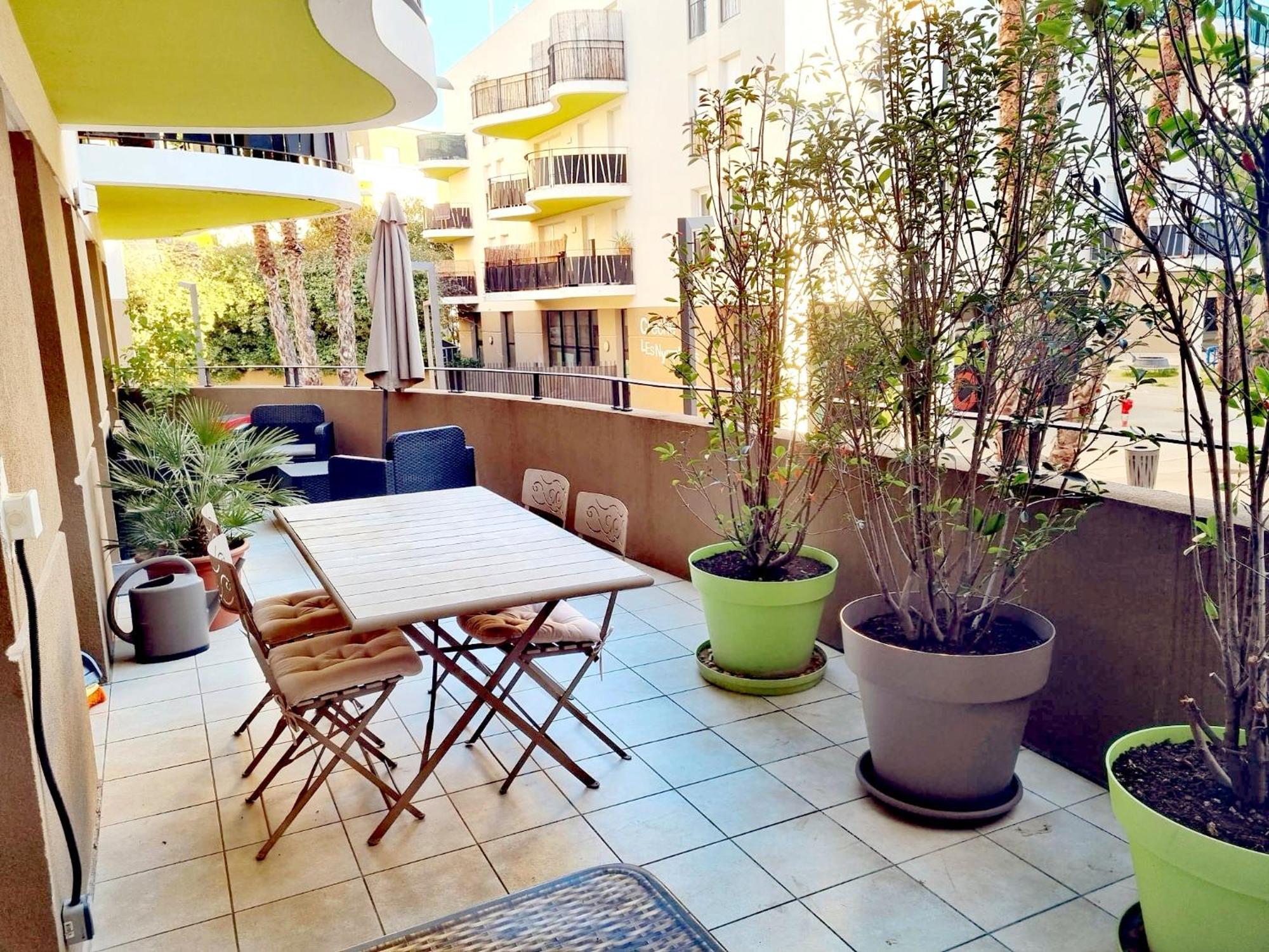 Grand Appartement Avec Garage Et Terrasse Castelnau-le-Lez Luaran gambar